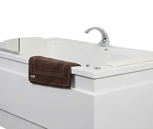 Bathtub and quality fittings in a Terra Vive suite bathroom.