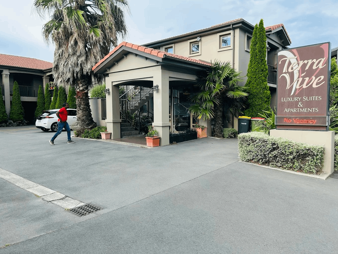 Terra Vive Luxury Suites & Apartments — building exterior